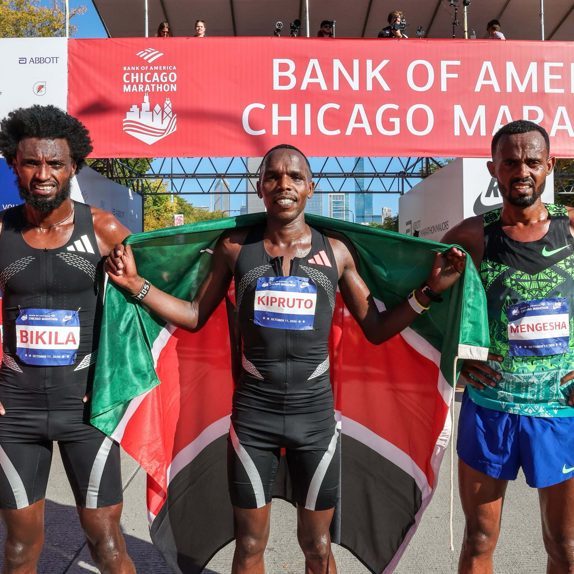 Kiplimo fades late as Kipruto claims Chicago Marathon crown